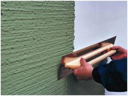 Нанесение декоративной штукатурки