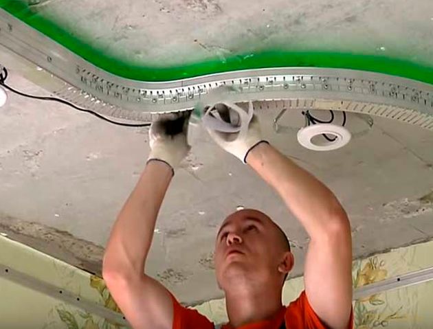 двухуровневый, потолок