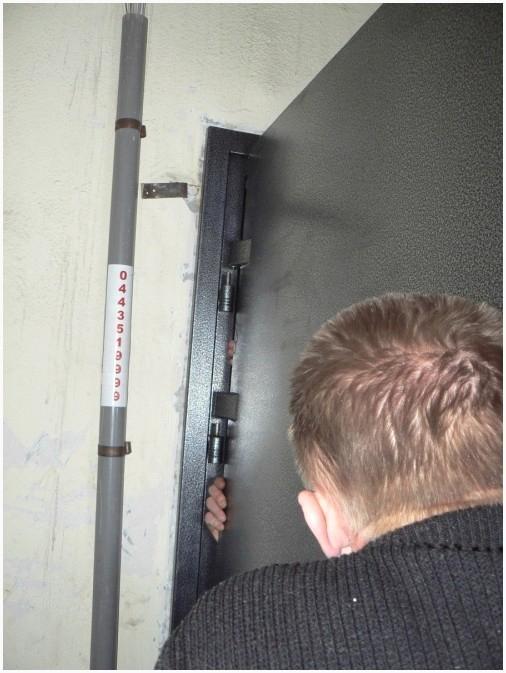 Навешивание дверного полотна железной двери