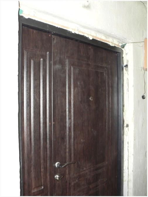 Железная дверь установлена