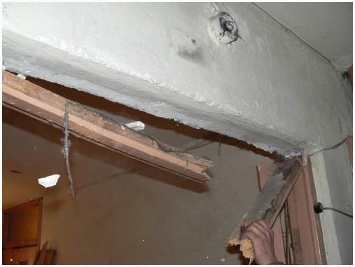 Демонтаж дверной коробки старой двери