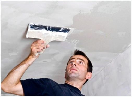 Шпатлевание потолка в туалете
