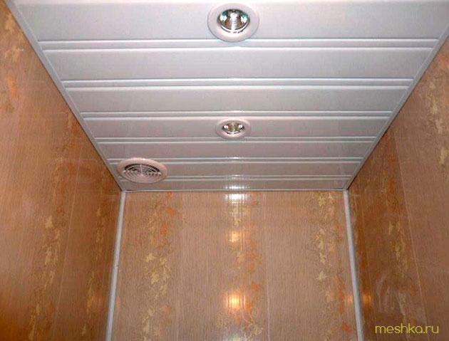 потолок, туалете