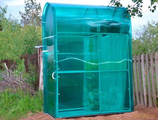 поликарбоната, руками