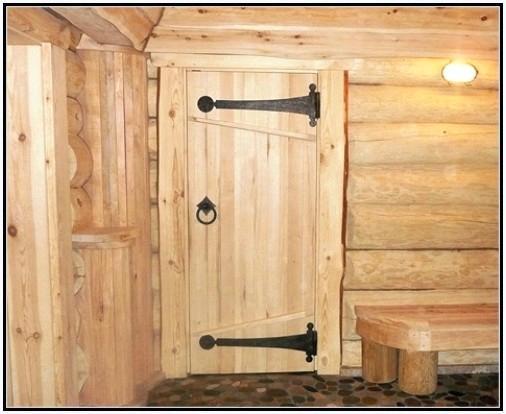Глухая дверь в баню