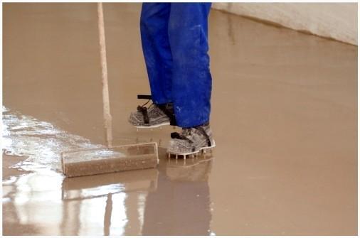 Заливка самовыравнивающей смеси