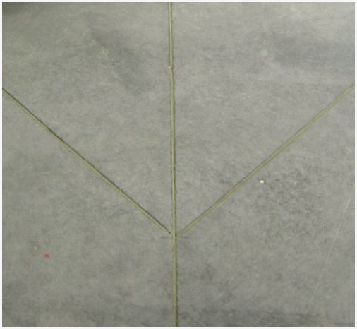 Заполнение деформационных швов герметиком