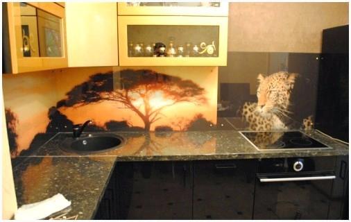 Стеклянные стеновые панели