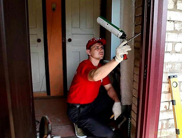 установить, наружную, дверь