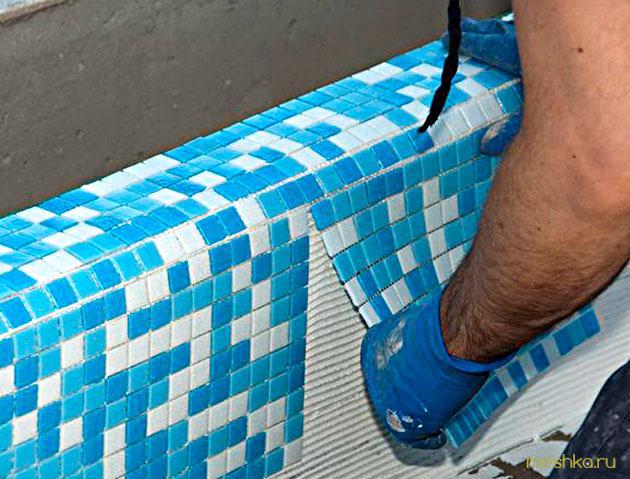 укладываем, мозаичную