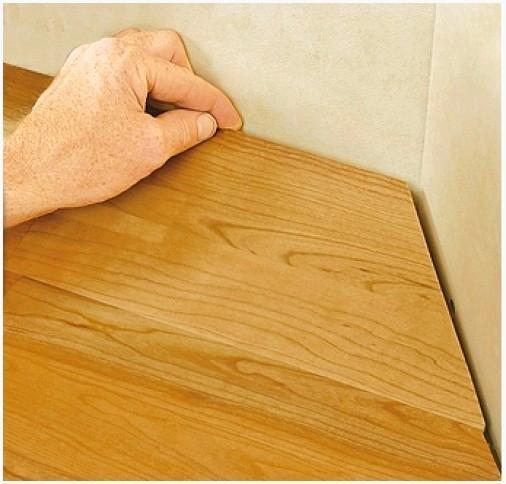 Зазор между стеной и паркетом