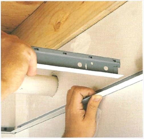 Укладка промежуточной направляющей на угловой профиль