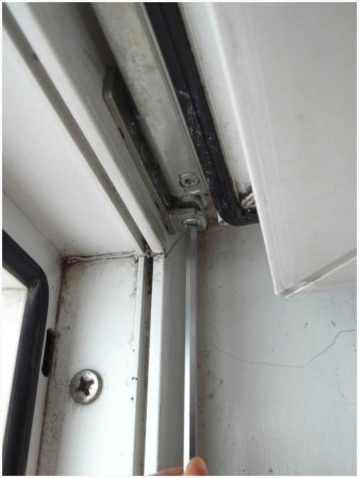 Регулировка в горизонтальном положении – «влево-вправо»