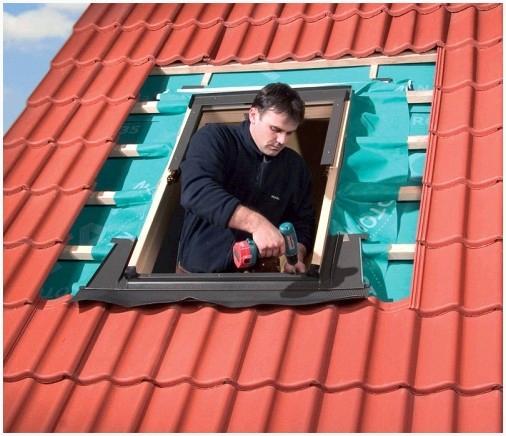 Монтаж оклада мансардного окна