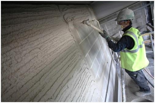 Машинная штукатурка стен