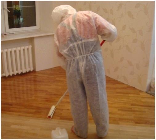 Вскрытие паркета лаком